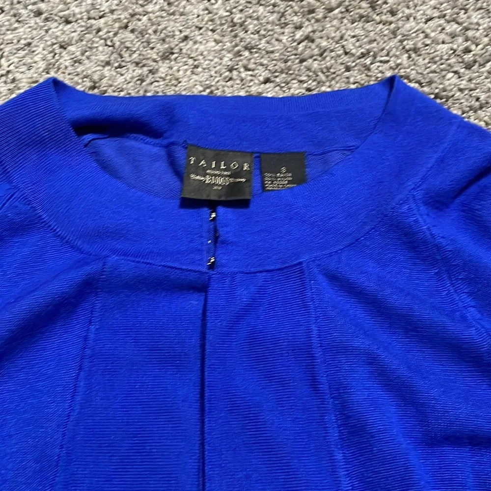 Tailor B. Moss sweater cardigan Women’s Royal Blue  w/3 hooks at collar‎ Small